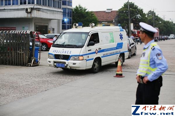 上海青浦区一家蜡业公司爆炸 已造成2人死亡