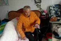 浙江永康七旬残疾老人胡尖兵向媒体泣诉：医疗致残18年求偿无果